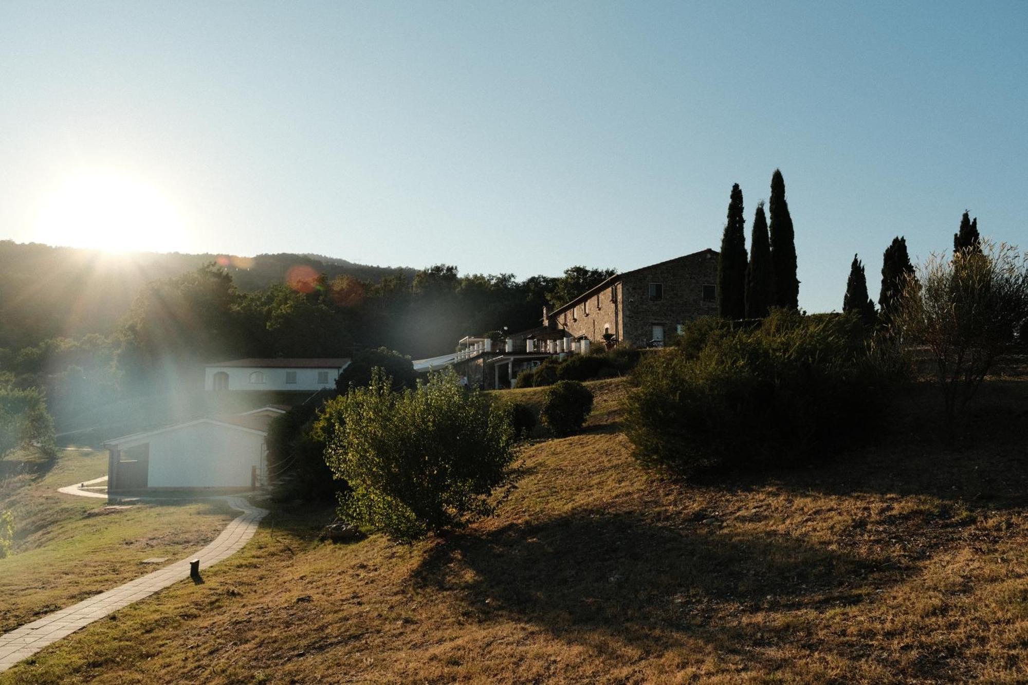Vin Hotel - Wine Resort And Agriturismo Montieri Luaran gambar